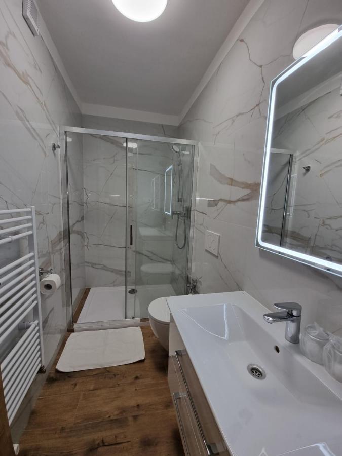 Hotel Tilia Pezinok Esterno foto