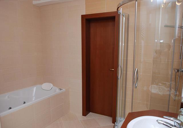 Hotel Tilia Pezinok Esterno foto