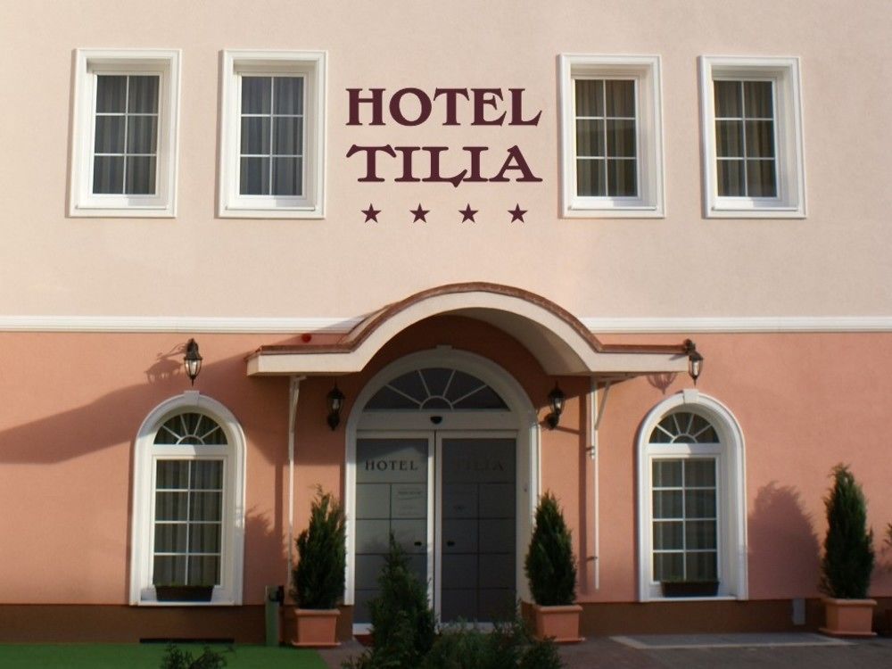 Hotel Tilia Pezinok Esterno foto