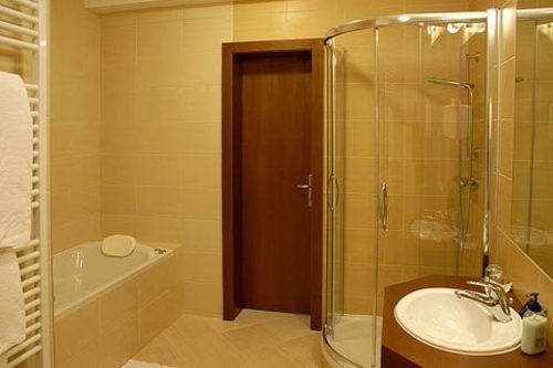 Hotel Tilia Pezinok Esterno foto