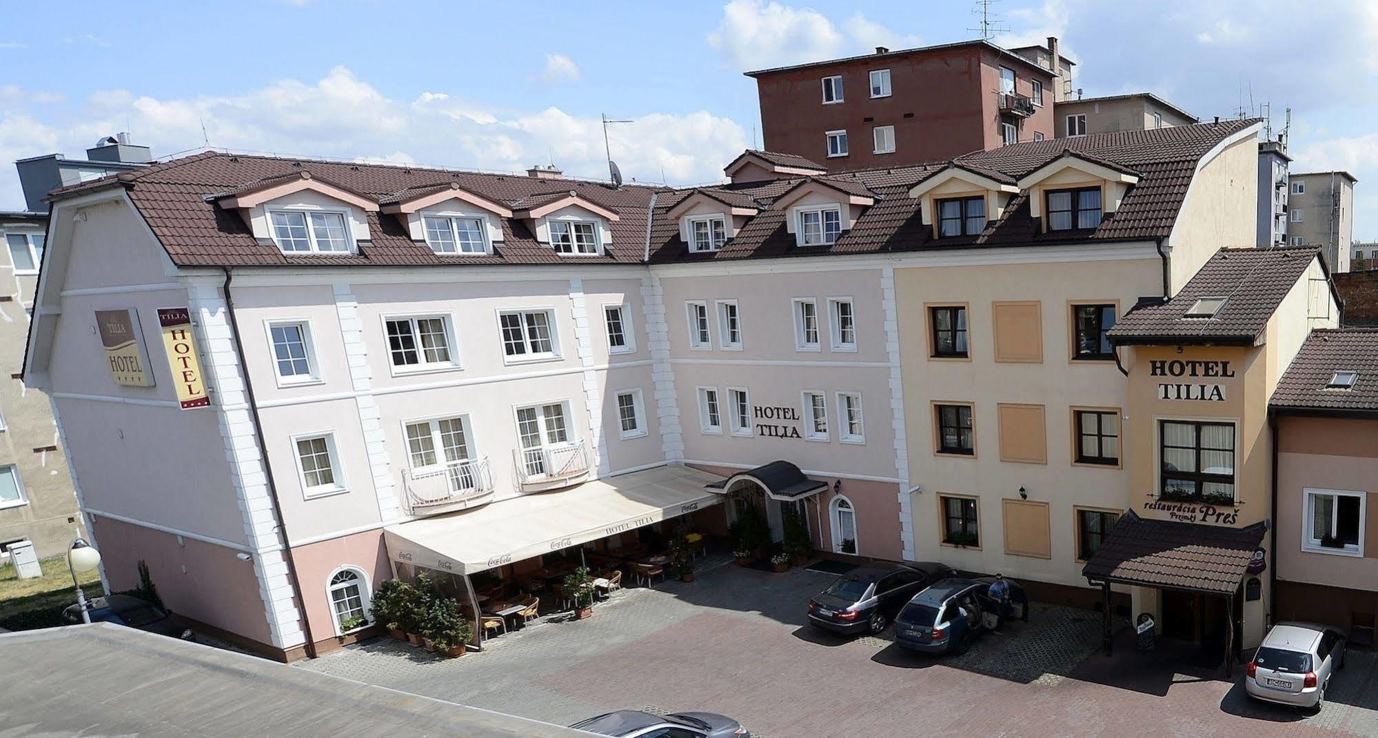 Hotel Tilia Pezinok Esterno foto