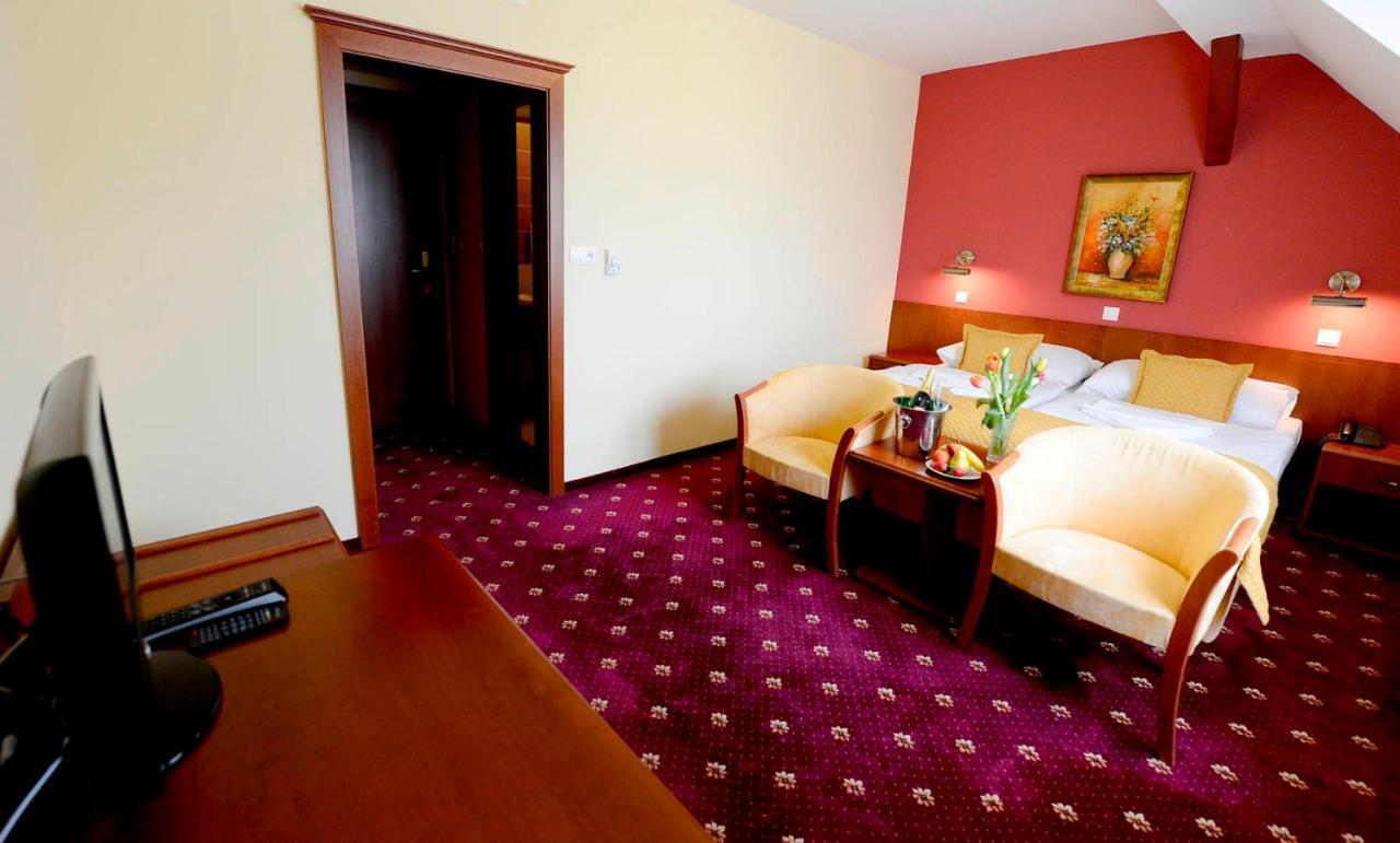 Hotel Tilia Pezinok Camera foto